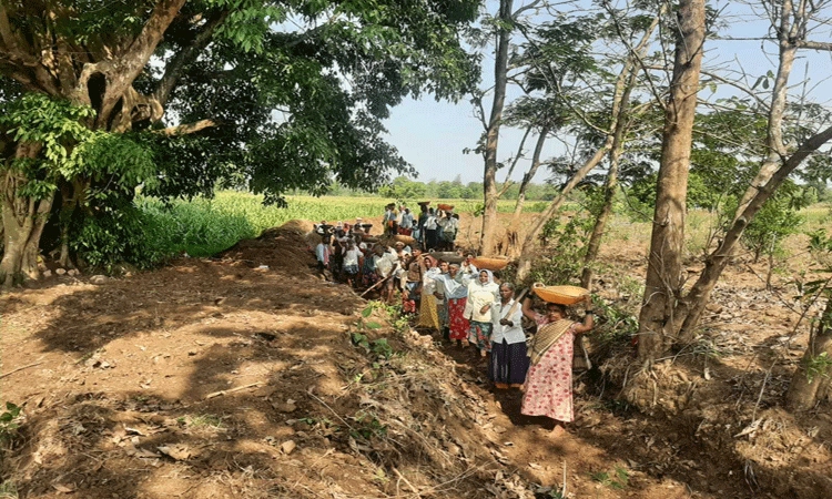 ಖಾತ್ರಿಯಿಂದ ಕೂಲಿಕಾರರ ಸಂಕಷ್ಟ ದೂರ
