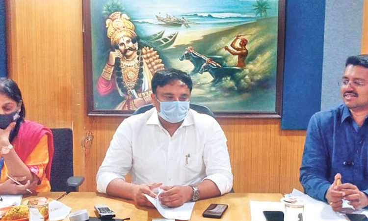 ಕಿಸಾನ್‌ ಕ್ರೆಡಿಟ್‌ ಕಾರ್ಡ್‌ ಸದುಪಯೋಗಪಡಿಸಿ: ಜಿಲ್ಲಾಧಿಕಾರಿ