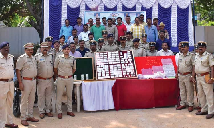 ದರೋಡೆ: 48 ಗಂಟೆಯಲೇ ಆರೋಪಿಗಳು ಅಂದರ್‌  