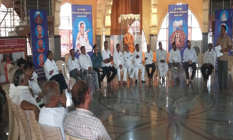 ಸಿದ್ಧಲಿಂಗ ಶ್ರೀ ಬಗ್ಗೆ ಮಾತನಾಡಲು ಅರ್ಹತೆಯಿಲ್ಲ