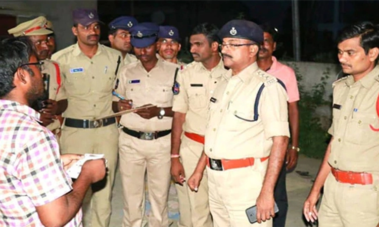 ಮಗ, ತಾಯಿ ಆತ್ಮಹತ್ಯೆಗೆ ಶರಣು; ಸಿಎಂ ಕೆಸಿಆರ್ ಪಕ್ಷದ 6 ಮುಖಂಡರ ಬಂಧನ