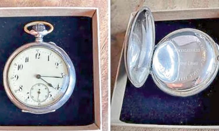 80 ವರ್ಷಗಳ ಅನಂತರ ಸಿಕ್ಕ ಪಾಕೆಟ್‌ ವಾಚ್‌; 2ನೇ ವಿಶ್ವ ಯುದ್ಧದ ವೇಳೆ ಕಳೆದುಹೋಗಿದ್ದ ವಾಚ್‌