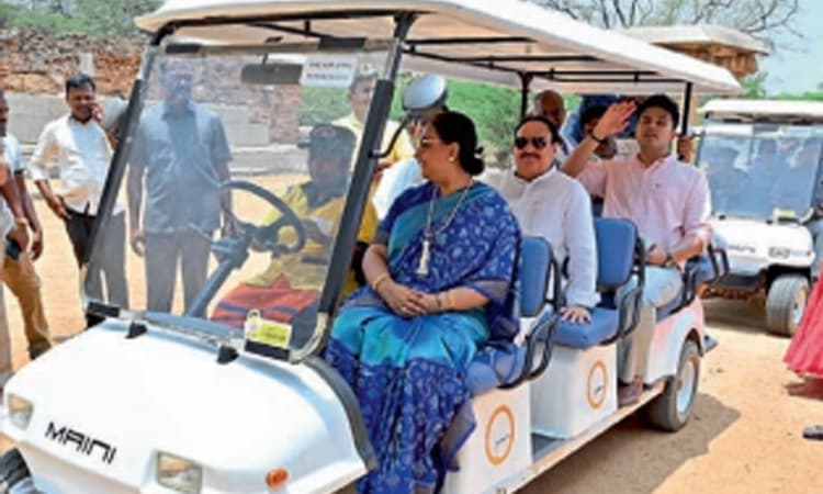 ಹಂಪಿ ಕಲಾವೈಭವಕ್ಕೆ ಮನಸೋತ ನಡ್ಡಾ