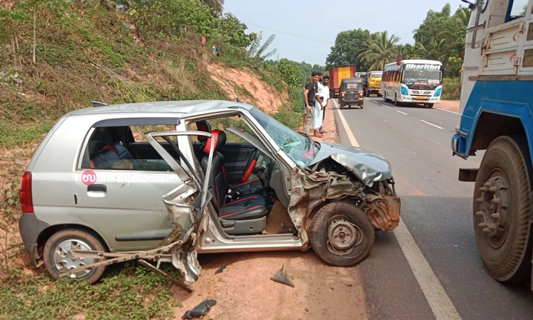 ಮಾಣಿ: ಕಾರು- ಲಾರಿ ನಡುವೆ ಅಪಘಾತ, ರಾಷ್ಟ್ರೀಯ ಹೆದ್ದಾರಿಯಲ್ಲಿ ವಾಹನ ಸಂಚಾರ ಅಸ್ತವ್ಯಸ್ತ