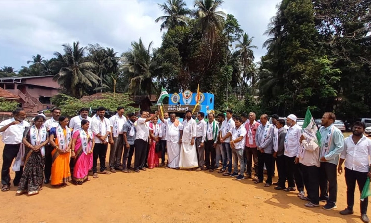 ರಾಜ್ಯದ ರೈತರ ಸಮಸ್ಯೆಗಳನ್ನು ಬಗೆಹರಿಸುವಲ್ಲಿ ಕಾಂಗ್ರೆಸ್, ಬಿಜೆಪಿ ವಿಫಲ: ಯೋಗೀಶ್ ಶೆಟ್ಟಿ
