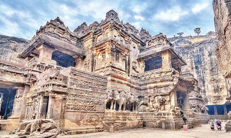 ಪ್ರಸಿದ್ಧ ಪ್ರವಾಸಿ ತಾಣವಾಗಿ­ರುವ ಅಜಂತಾಗೆ ಈಗ ನೀರಿನ ಕೊರತೆ