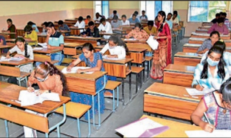 ಎಸ್‌ಬಿಆರ್‌ ಪ್ರವೇಶಾತಿಗೆ ನೂಕು ನುಗ್ಗಲು