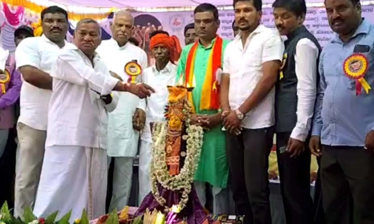 ಗ್ರಾಮೀಣ ಪ್ರದೇಶದಲ್ಲಿ ಜಾನಪದ ಬೇರು ಸುಭದ್ರ