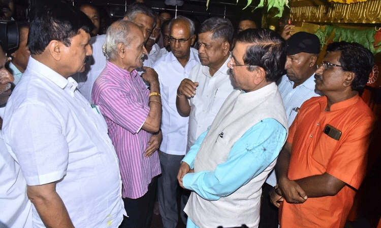 ಅಧಿಕಾರಿಗಳ ಜತೆ ಆರಗ ಜ್ಞಾನೇಂದ್ರ ಸಭೆ