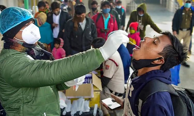 ದಿಲ್ಲಿ ಮತ್ತೆ ಕೋವಿಡ್ ಹಾಟ್‌ಸ್ಪಾಟ್‌? ಶೇ.500ರಷ್ಟು ಸೋಂಕು ಏರಿಕೆ