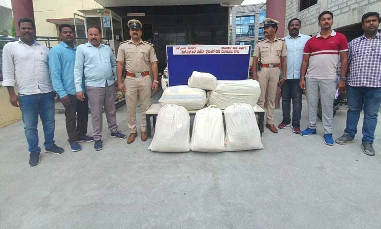 ತಂದೆ -ಮಗನ ಗಾಂಜಾ ಮಾರಾಟ ದಂಧೆ: ಪೊಲೀಸರ ಕೈಗೆ ಸಿಕ್ಕಿ ಬಿದ್ದ ಮಗ, ತಂದೆ ಪರಾರಿ