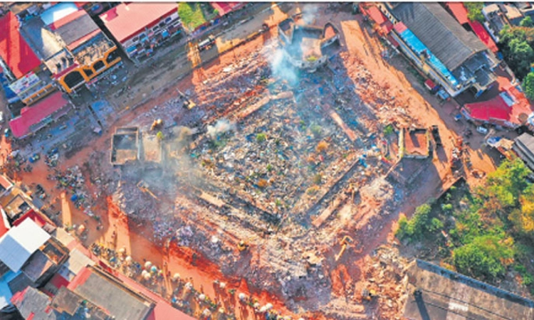 ಸೆಂಟ್ರಲ್‌ ಮಾರ್ಕೆಟ್‌ ಕಟ್ಟಡ ನೆಲಸಮ; ಮುಂದುವರಿದ ಕಾರ್ಯಾಚರಣೆ