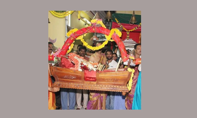 2 ವರ್ಷ ಬಳಿಕ ಆಷಾಢ ವಾರಿ ಪಲ್ಲಕ್ಕಿ ಪಾದಯಾತ್ರೆ ಉತ್ಸವ