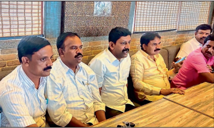 ಸಚಿವ ಈಶ್ವರಪ್ಪ ಬಂಧನಕ್ಕೆ ಆಗ್ರಹ