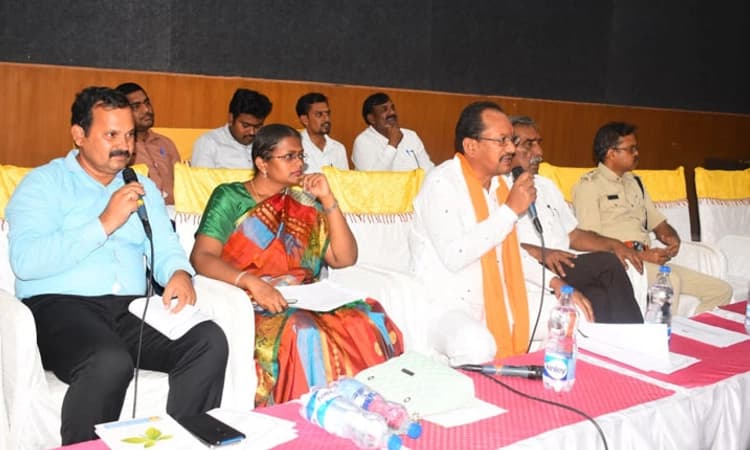 ಕುಡಿವ ನೀರಿನ ವಿಚಾರದಲ್ಲಿ ಸುಳ್ಳು ಹೇಳಬೇಡಿ: ಚವ್ಹಾಣ