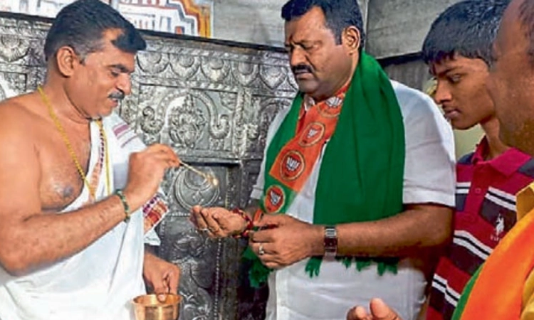 ಜಿಲ್ಲಾ ಉಸ್ತುವಾರಿ ಸಚಿವರ ದಿಢೀರ್‌ ದೇಗುಲ ಸಂಚಾರ