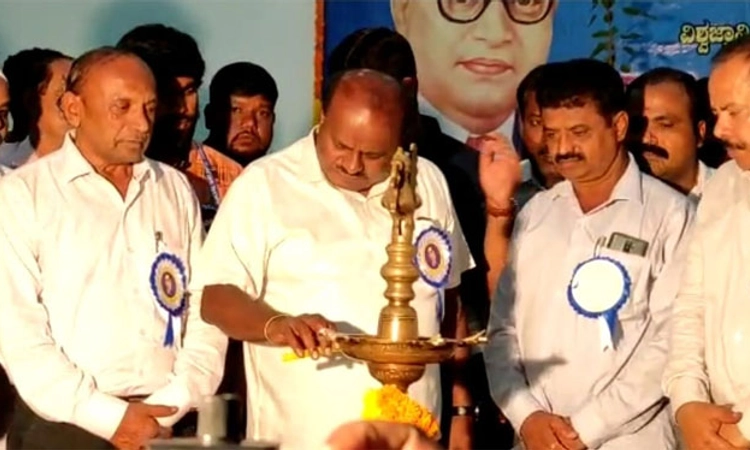 ಈಶ್ವರಪ್ಪ ಬಗ್ಗೆ ಸಾಫ್ಟ್‌ ಕಾರ್ನರ್‌ ಇಲ್ಲ, ಮೊದಲು ರಾಜೀನಾಮೆ ನೀಡಲಿ: ಹೆಚ್ ಡಿಕೆ