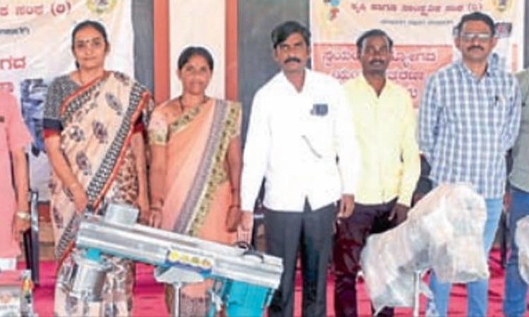131 ಮಂದಿಗೆ ಕಿರು ಉತ್ಪಾದನಾ ಘಟಕ ವಿತರಣೆ