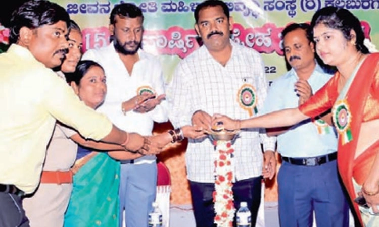 ನೊಂದ ಮಹಿಳೆಯರಿಗೆ ಸೂರು-ಸವಲತ್ತು: ಮತ್ತಿಮಡು ಭರವಸೆ