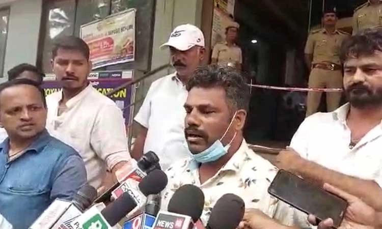 ಉಡುಪಿ: ನ್ಯಾಯ ಸಿಗುವವರೆಗೂ ಲಾಡ್ಜ್ ನಿಂದ ಮೃತದೇಹ ತೆಗೆದುಕೊಂಡು ಹೋಗಲ್ಲ; ಸಂತೋಷ್ ಸಹೋದರ