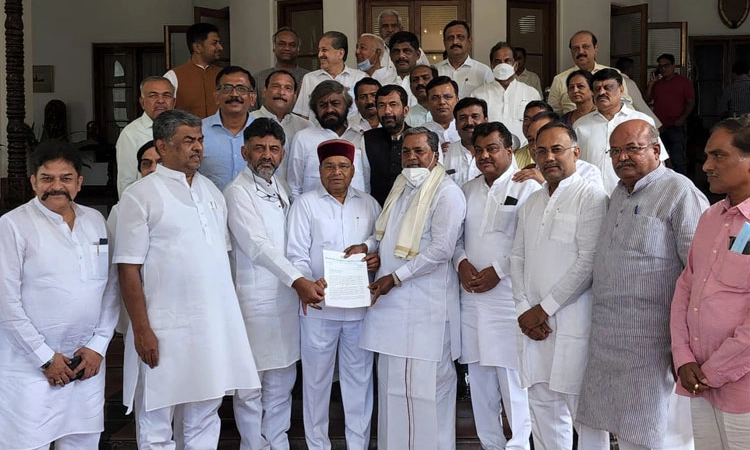 ಈಶ್ವರಪ್ಪ ಬಂಧನಕ್ಕೆ ಕಾಂಗ್ರೆಸ್ ಆಗ್ರಹ: ರಾಜ್ಯಪಾಲರಿಗೆ ಮನವಿ