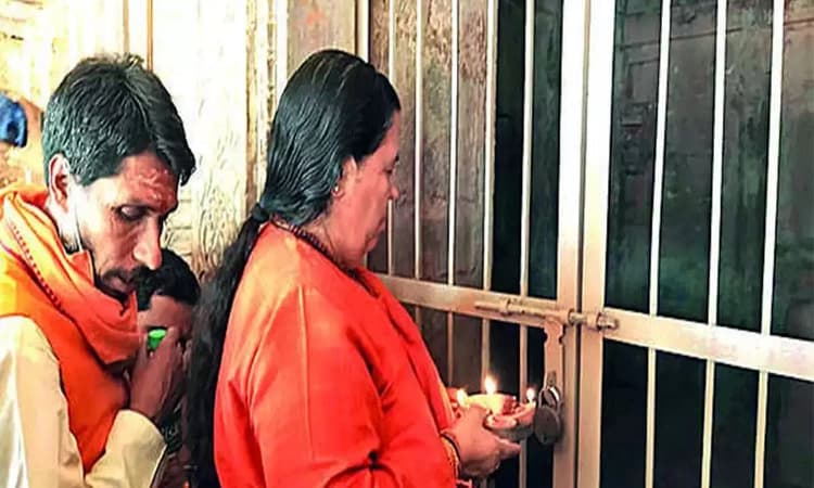 ದೇಗುಲದ ಬಾಗಿಲು ತೆಗೆಸುವುದಕ್ಕಾಗಿ ಉಮಾ ಭಾರತಿ ಅನ್ನ ತ್ಯಾಗ