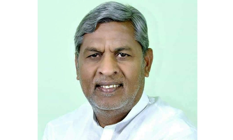 ಮೊದಲೇ ಈಶ್ವರಪ್ಪ- ಸಂತೋಷ್ ವಿವಾದ ಬಗೆಹರಿಸಿದ್ದರೆ ಇಂದು ಒಂದು ಜೀವ ಉಳಿಯುತಿತ್ತು :ಬಯ್ಯಾಪೂರ