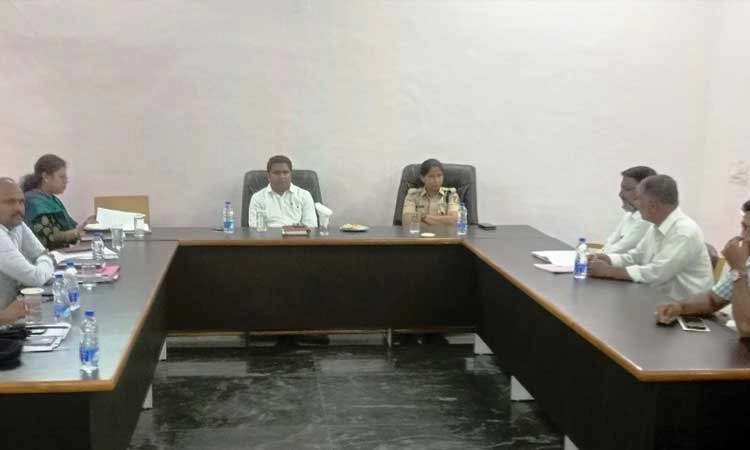 ಭಟ್ಕಳ: ಪ್ರತ್ಯೇಕ ಸಭೆ ನಡೆಸಿ ಮೊಗೇರ ಸಮಾಜದವರ ಅಹವಾಲು ಕೇಳಿದ ಜಿಲ್ಲಾಧಿಕಾರಿ