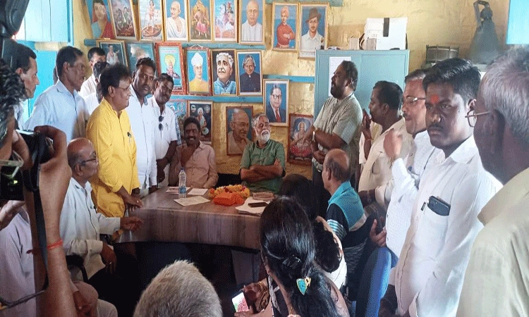 ಕೆಲೂರ ಶಾಲೆಗೆ ಶಿಕ್ಷಣ ಸಚಿವ ನಾಗೇಶ್‌ ಭೇಟಿ