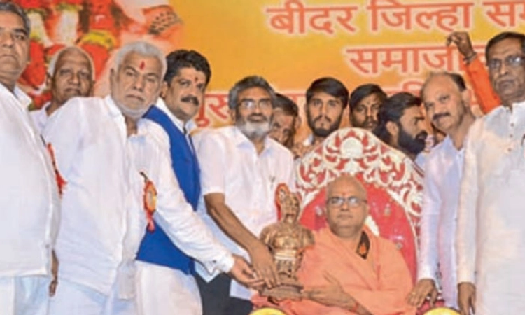 ಹಕ್ಕು ಪಡೆಯಲು ಮರಾಠಿಗರು ಸಂಘಟಿತರಾಗಲಿ