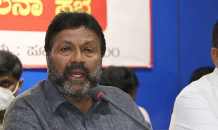 ಇಂದೇ ಉಸ್ತುವಾರಿ ಬದಲಾಯಿಸಿ, ನನಗೇನು ಅಭ್ಯಂತರವಿಲ್ಲ: ಶಾಸಕರ ವಿರುದ್ಧ ಗರಂ ಆದ ಬಿ.ಸಿ.ಪಾಟೀಲ