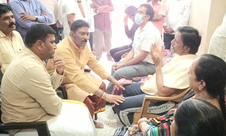 ಅಗ್ನಿ ಅವಘಡ: ಸಚಿವ ಆನಂದಸಿಂಗ್ ಸಾಂತ್ವನ