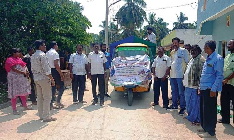ಉದ್ಯೋಗ ಚೀಟಿ ಬಳಸಿ ಗ್ರಾಮದಲ್ಲೇ ಉದ್ಯೋಗ ಪಡೆಯಿರಿ