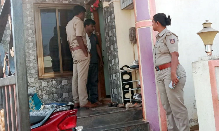ವಿದ್ಯಾನಗರದಲ್ಲಿ ಮನೆಗಳ್ಳತನ-ಪರಿಶೀಲನೆ