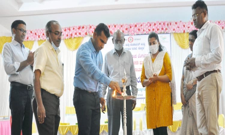 ಸಾಮಾಜಿಕ ಜವಾಬ್ದಾರಿ ಅರಿತು ಕಾರ್ಯನಿರ್ವಹಿಸಿ