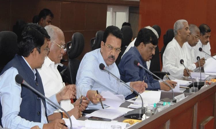 ಸಮಗ್ರ ಮಾಹಿತಿಯೊಂದಿಗೆ ಸಭೆಗೆ ಹಾಜರಾಗಿ