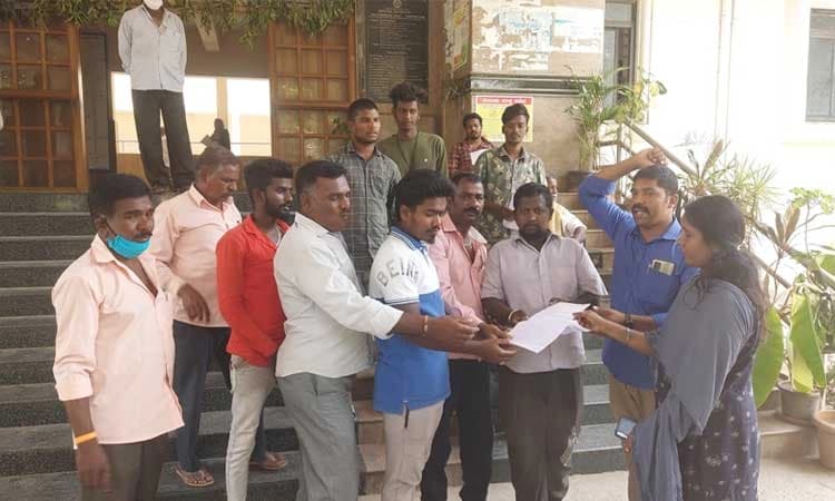 ನಿರ್ಗತಿಕರಿಗೆ ನಿವೇಶನ ನೀಡಲು ಒತ್ತಾಯಿಸಿ ಬೆಳಗೊಳ ಆದಿ ದ್ರಾವಿಡ ಜನಾಂಗದವರಿಂದ ಪ್ರತಿಭಟನೆ