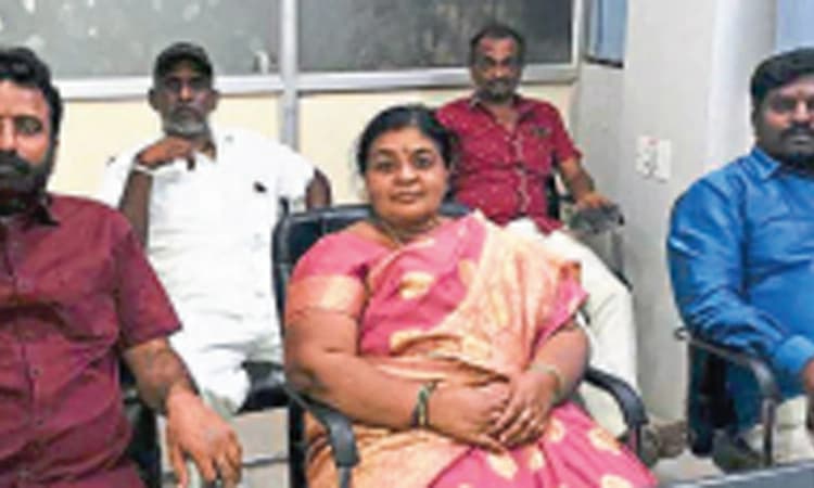 ವಸತಿ ಯೋಜನೆ: ಜನಪ್ರತಿನಿಧಿಗಳ ಇಚ್ಛಾಶಕ್ತಿ ಕೊರತೆ