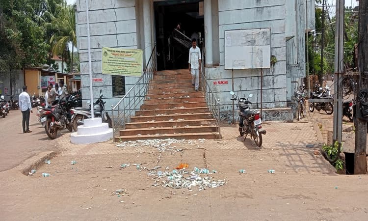 ಪುರಸಭೆಗೆ ಮೀನುಗಾರ ಮಹಿಳೆಯರ ಮುತ್ತಿಗೆ