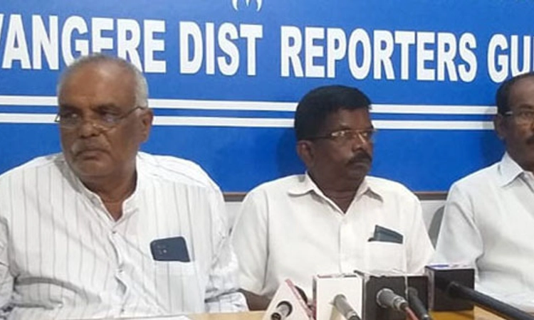 ತಾಪಂ ಅಧಿಕಾರಿಗಳ ಕ್ರಮ ಖಂಡಿಸಿ ಪ್ರತಿಭಟನೆ