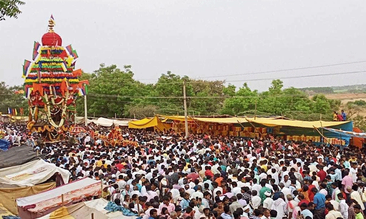ಶಿಂಗಟಾಲೂರು ಶ್ರೀ ವೀರಭದ್ರೇಶ್ವರ ಅದ್ಧೂರಿ ಮಹಾರಥೋತ್ಸವ