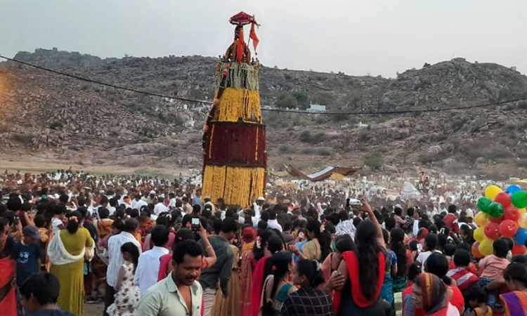 ಸಗರಾದ್ರಿ ಮಡಿಲಲಿ ಚರಬಸವ ತಾತಾನ ಸಂಭ್ರಮದ 100 ನೇ ರಥೋತ್ಸವ