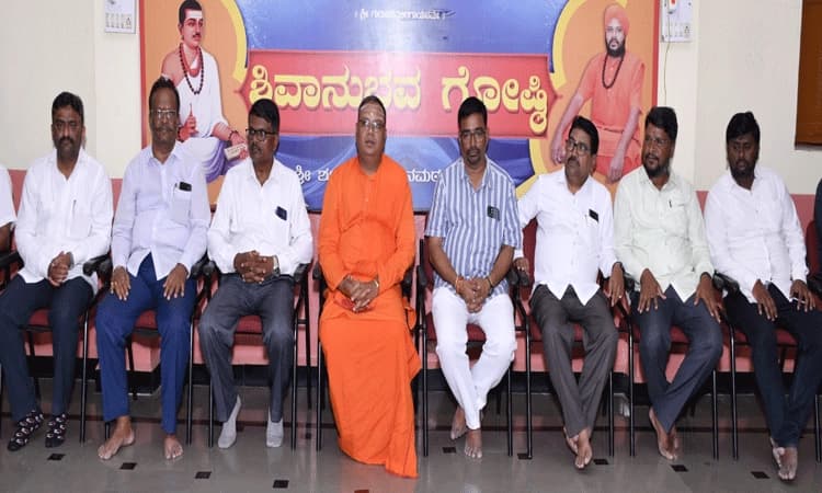 ಗೋಕಾಕ ಜಿಲ್ಲೆ ಮಾಡಲೇಬೇಕು: ಶ್ರೀ