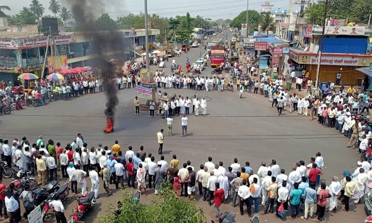 ಮಹಾಲಿಂಗಪುರ ತಾಲೂಕು ಹೋರಾಟ ತೀವ್ರ