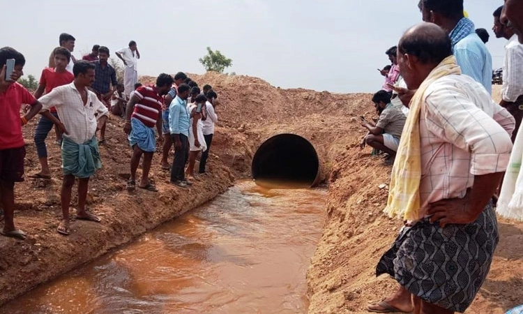 ತುಪ್ಪದಹಳ್ಳಿ ಕೆರೆಗೆ ಹರಿದು ಬಂದ ಭದ್ರೆ