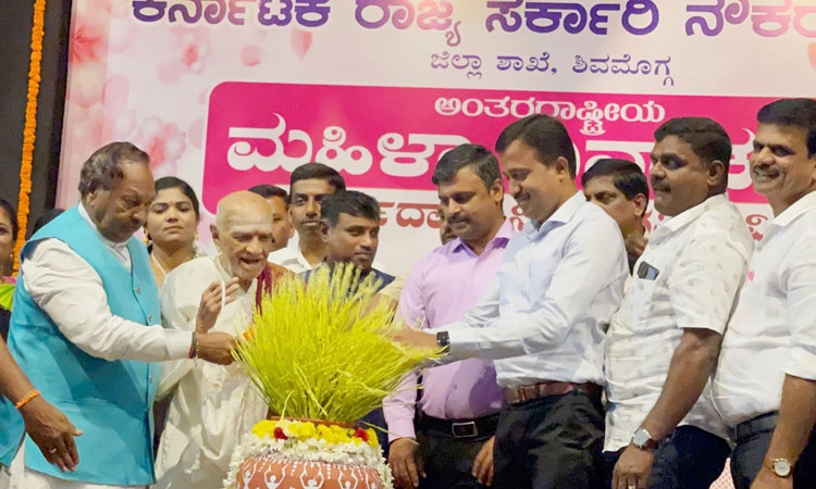 ದೇಶದಲ್ಲಿ ಮಹಿಳೆಯರಿಗಿದೆ ವಿಶೇಷ ಗೌರವ