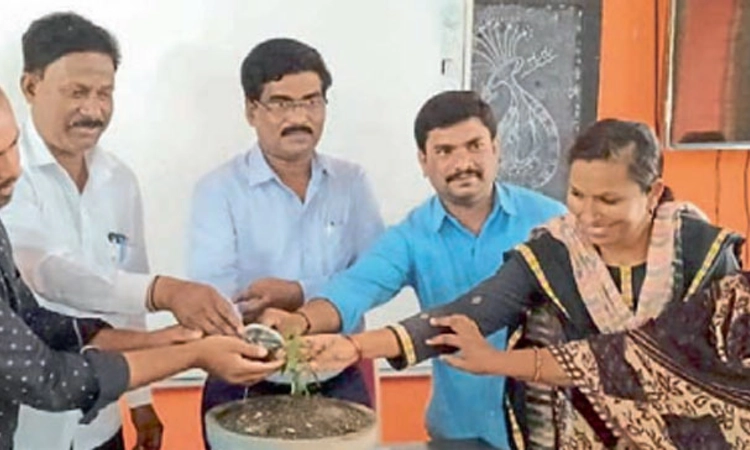 ಶಿಕ್ಷಕರ ನೇಮಕಾತಿ ತರಬೇತಿ ಪಡೆಯಿರಿ: ದೇಗುಲಮಡಿ