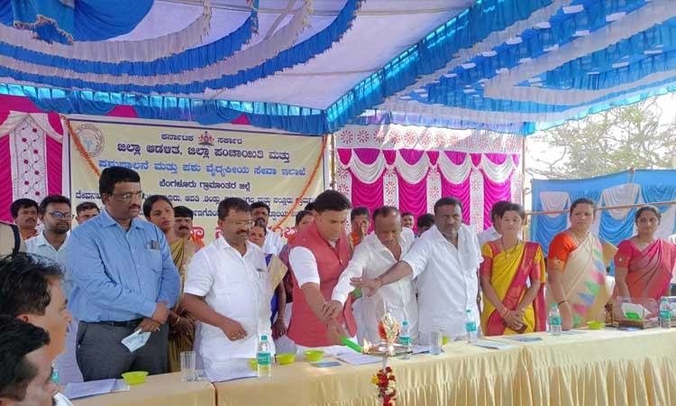 ರೈತನಷ್ಟು ಕಷ್ಟ ಜೀವಿ ಮತ್ತೂಬ್ಬರಿಲ್ಲ