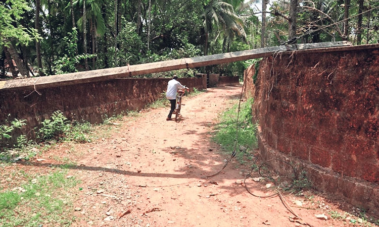 ಗಾಳಿ-ಮಳೆಯಿಂದ ಹಾನಿ: ದಾಕುಹಿತ್ಲು: 36 ತಾಸಿಗೂ ಹೆಚ್ಚು ಕಾಲ ವಿದ್ಯುತ್‌ ಸ್ಥಗಿತ