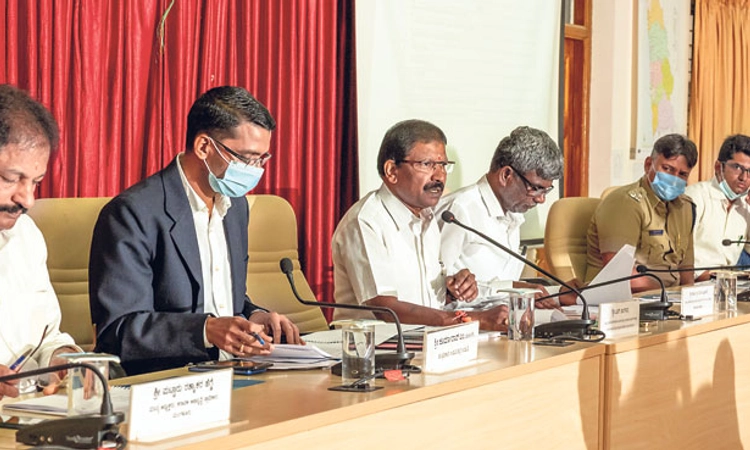ರಸ್ತೆ ವಿಸ್ತರಣೆ ನಿಯಮ ಬದಲಿಸಲು ಅಂಗಾರ ಸೂಚನೆ